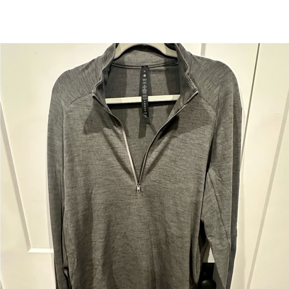 NWT, men’s Lululemon grey 1/2 zip; XL